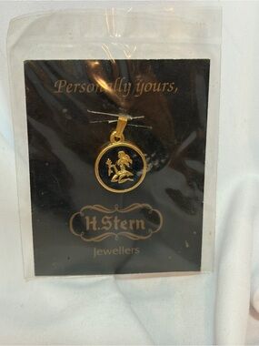 New H. STERN Jewelers Personally Yours Zodiac Virgo Charm Gold & Enamel